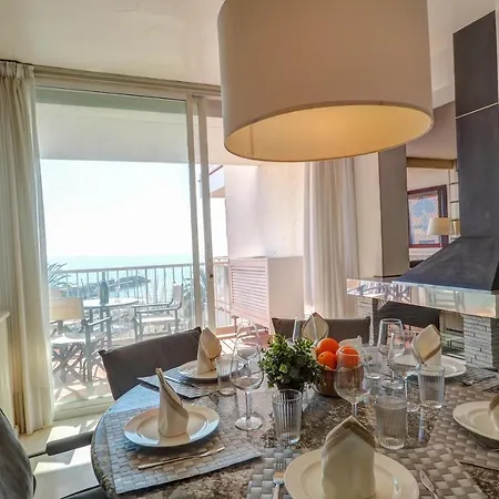 La Gioia 2 By Hello Homes *